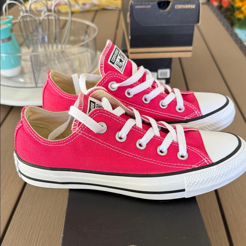 Converse size 6 Vibrant Pink Canvas Sneakers